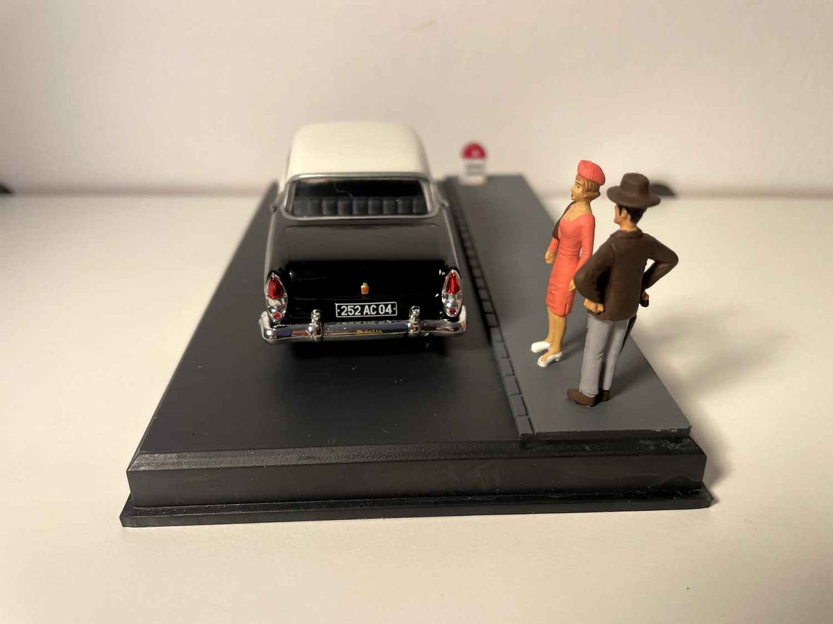 Simca Vedette Versailles wäiss a schwaarz - La Nationale 7 - déi blo Strooss