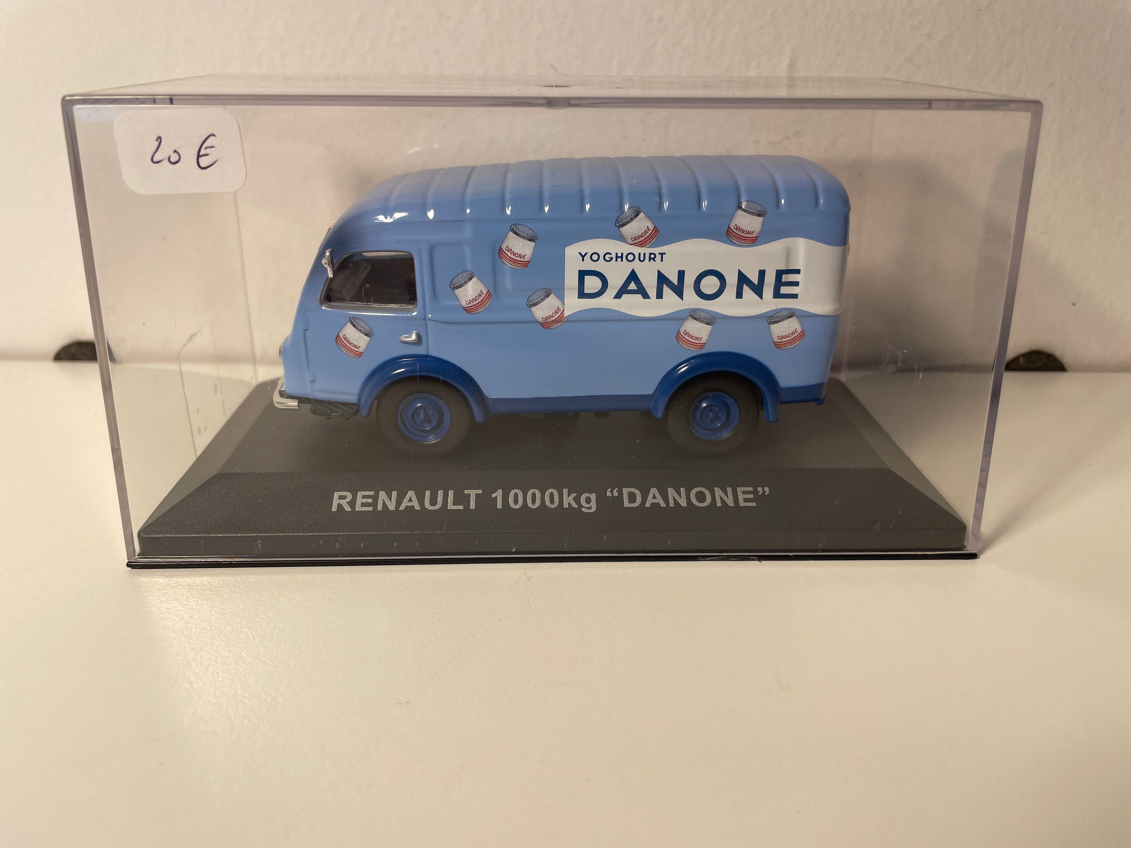 Renault 1000 kg blo mat DANONE Reklam