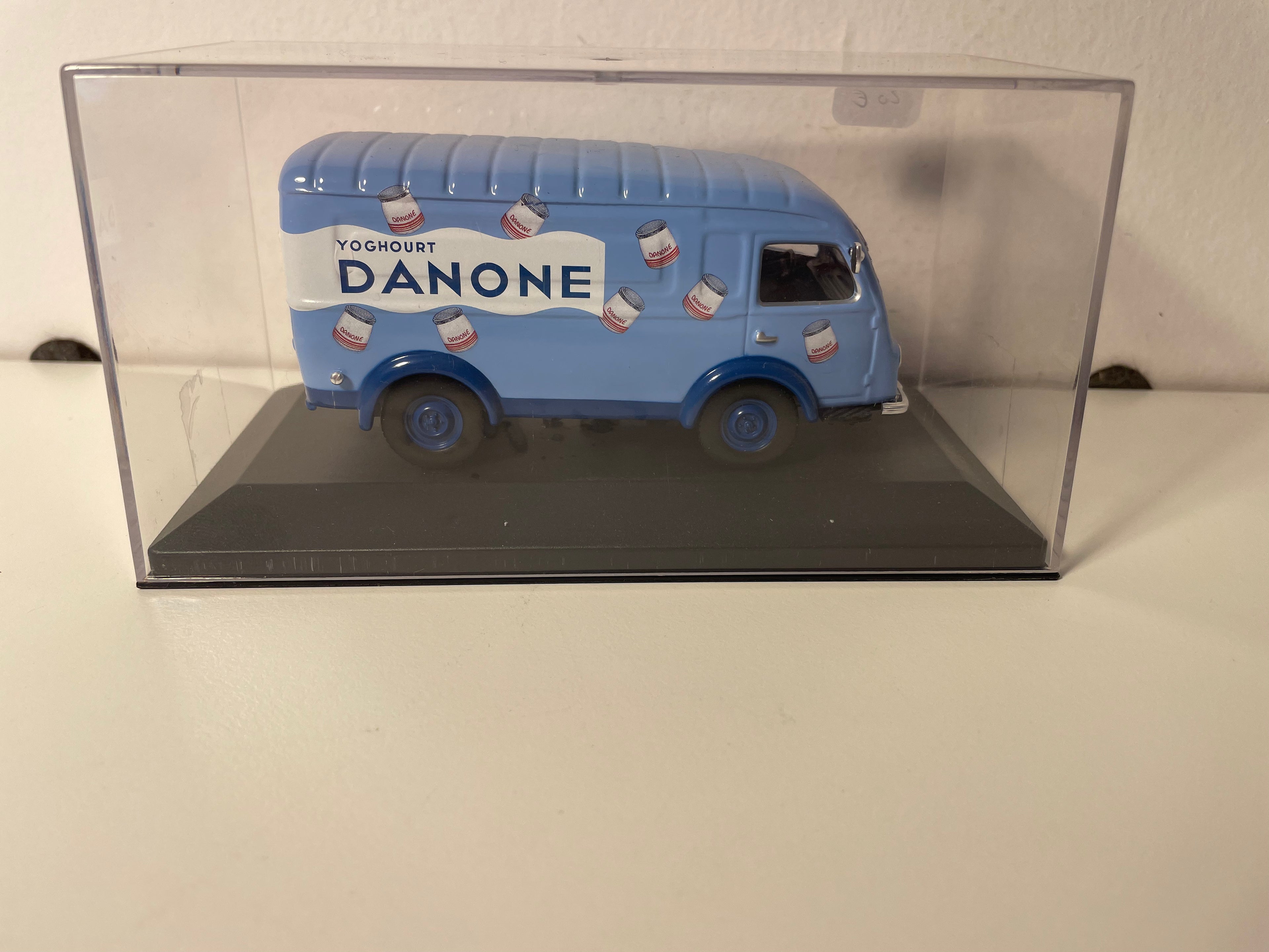 Renault 1000 kg blo mat DANONE Reklam
