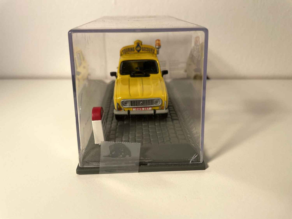 Renault 4L Touring giel Noutfallween