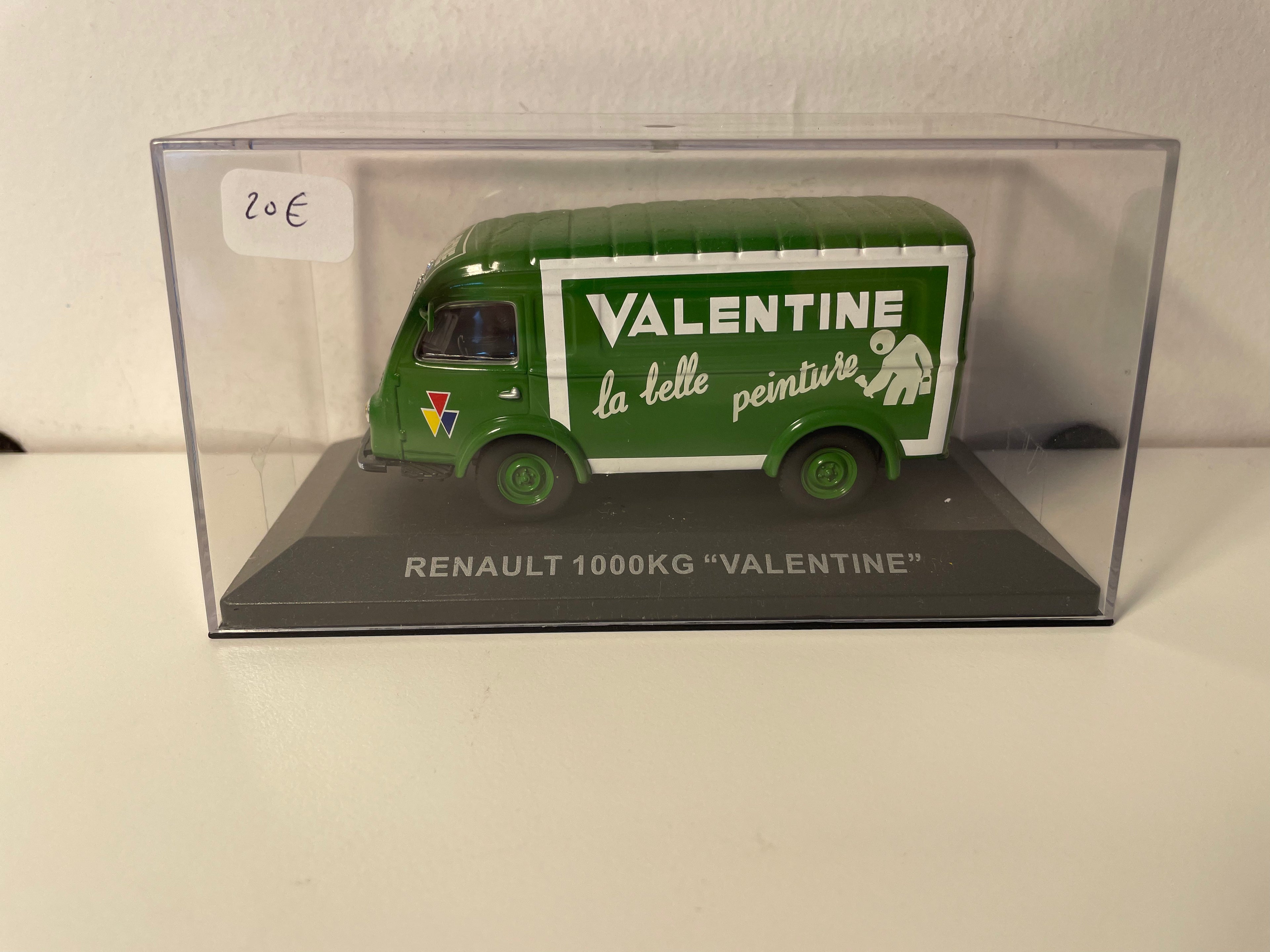 Renault 1000 Kg vert - Publicité sur la peinture VALENTINE