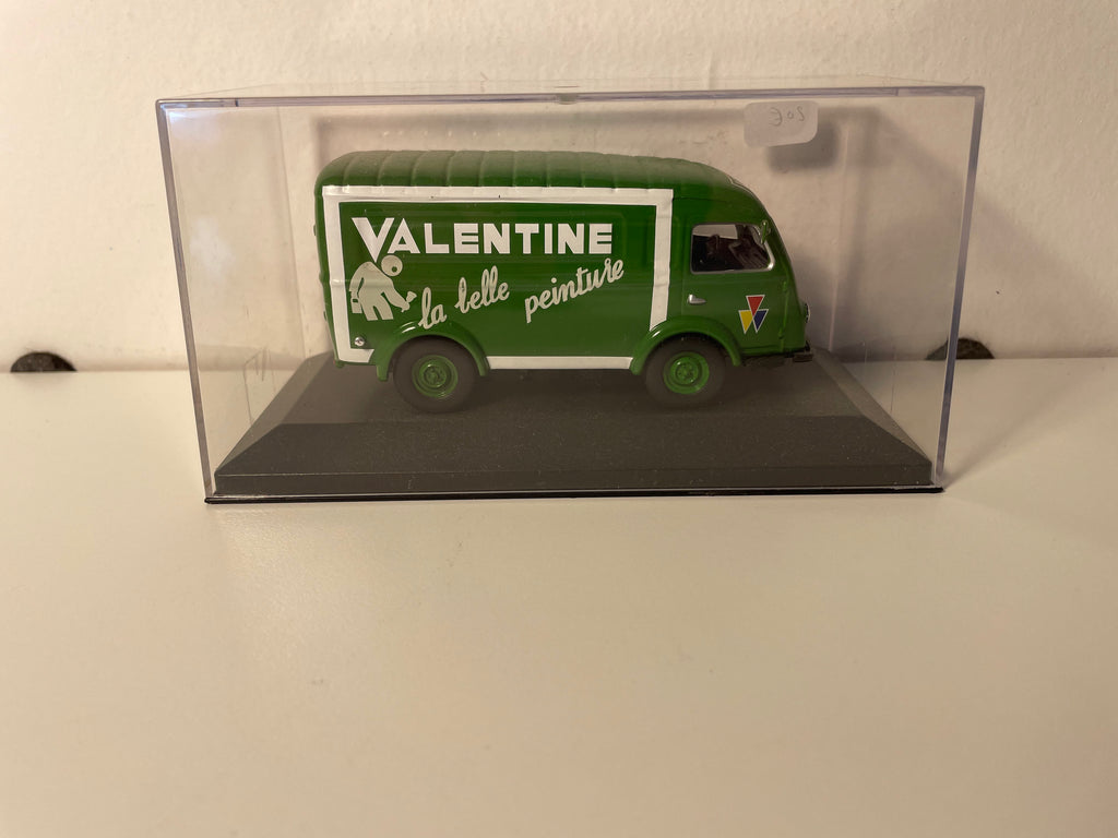 Renault 1000 Kg vert - Publicité sur la peinture VALENTINE