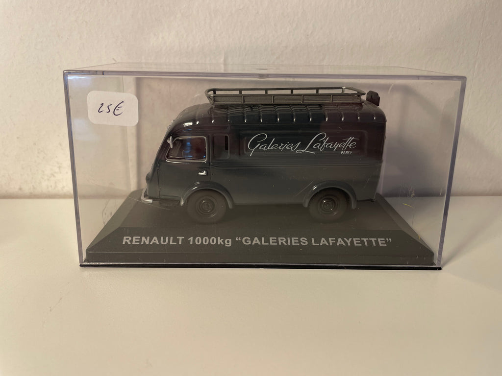 Renault 1000 Kg gris à l'effigie des GALERIES LAFAYETTE