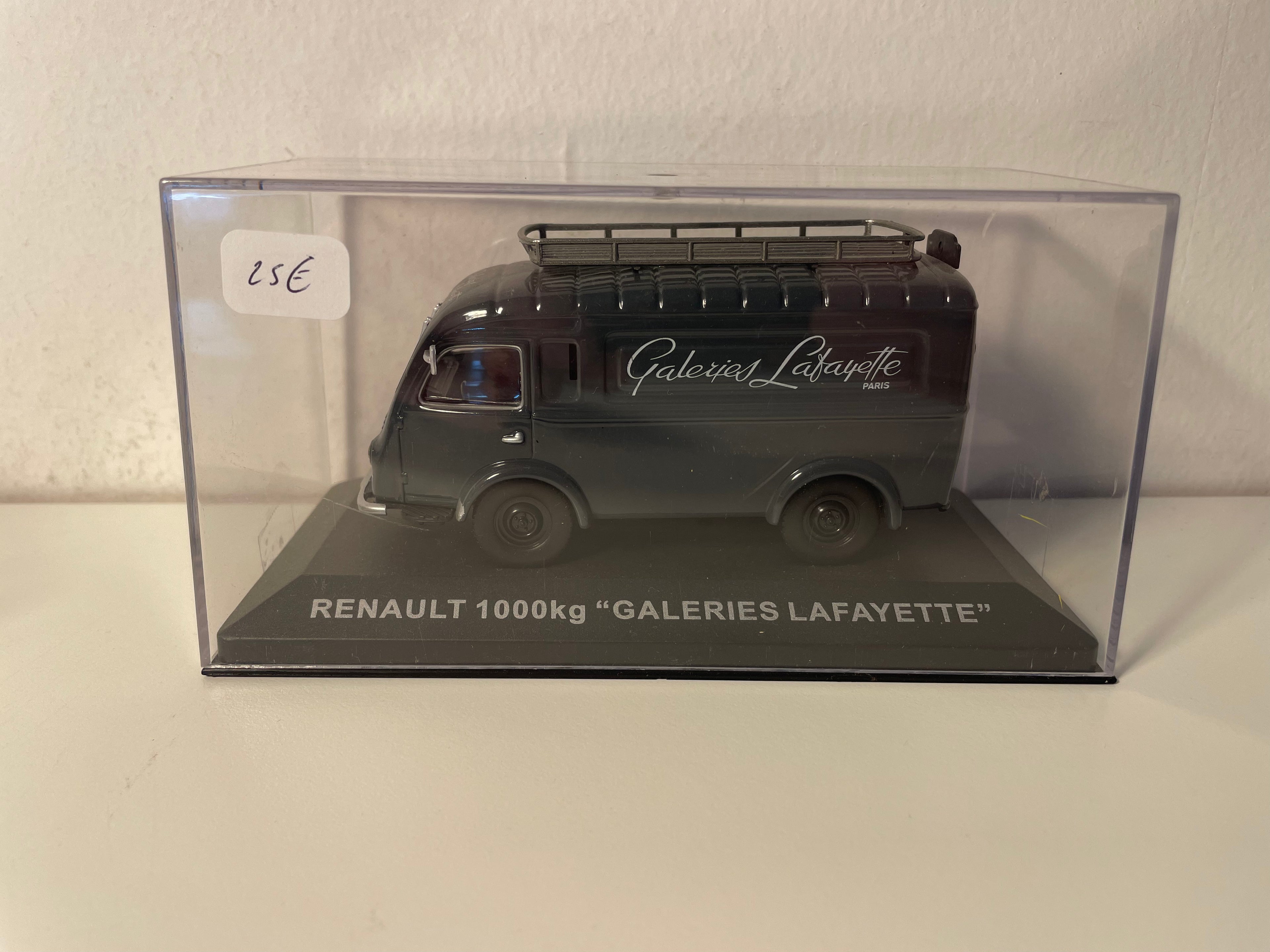 Renault 1000 Kg GALERÍAS LAFAYETTE