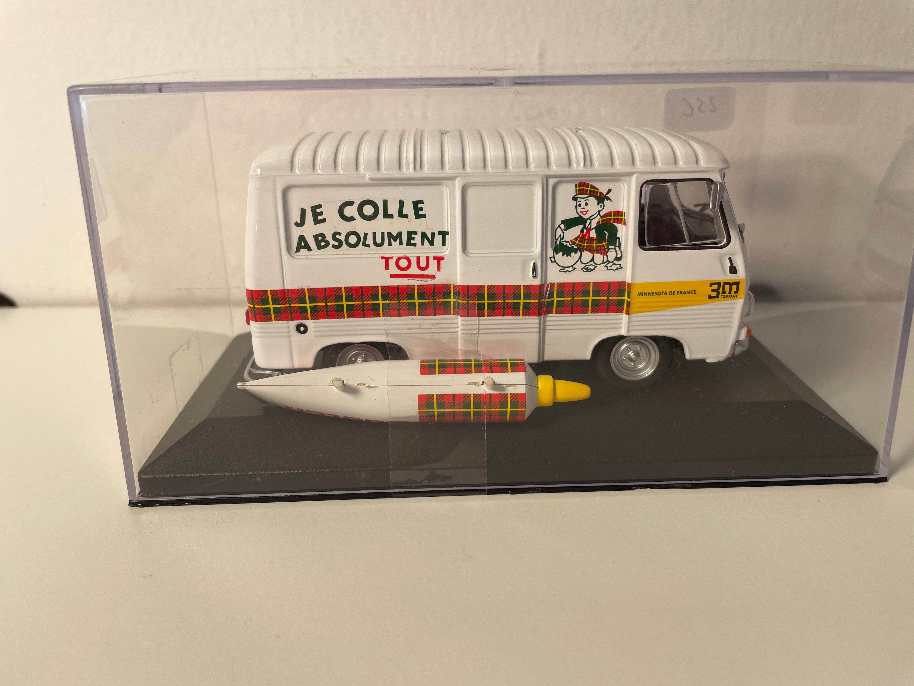 Peugeot J7 blanc - Publicité pour le ruban adhésif et la colle SCOTCH