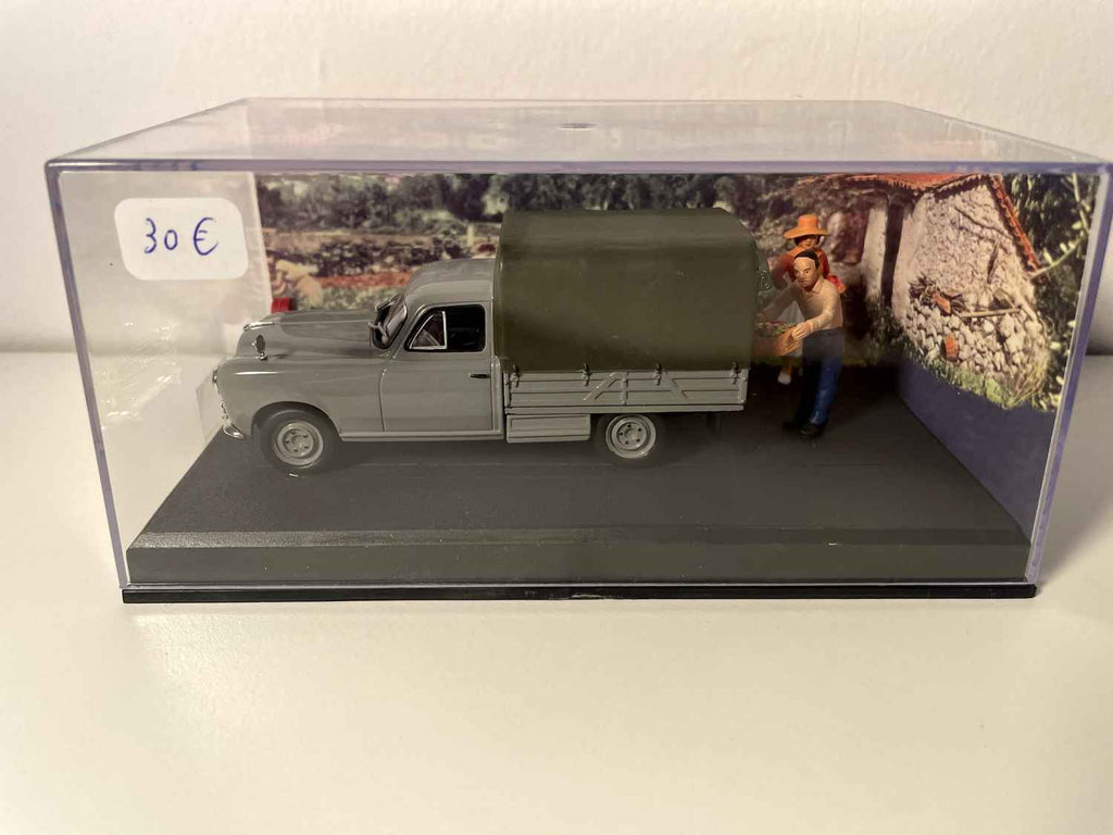 Peugeot 403 grey tarpaulin pick-up - La Nationale 7 - the blue road