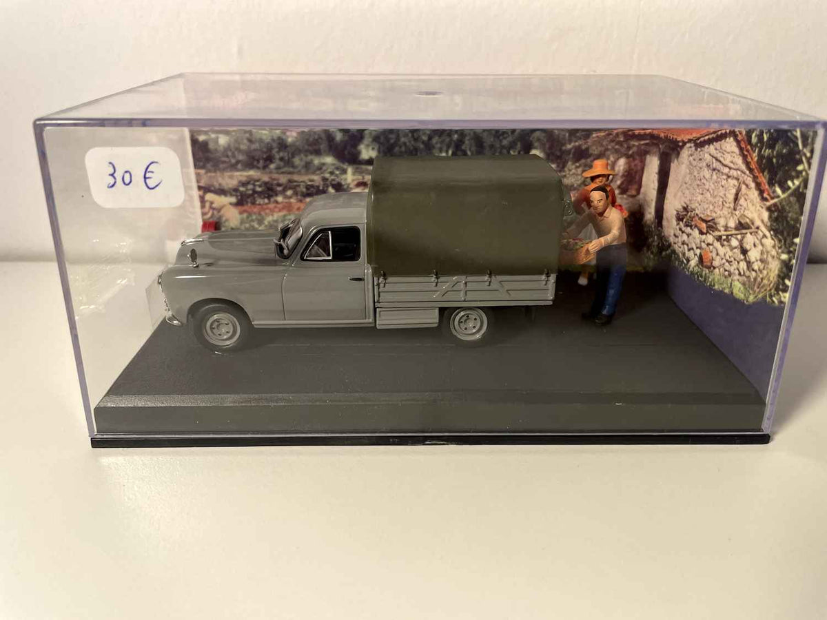 Peugeot 403 grey tarpaulin pick-up - La Nationale 7 - the blue road