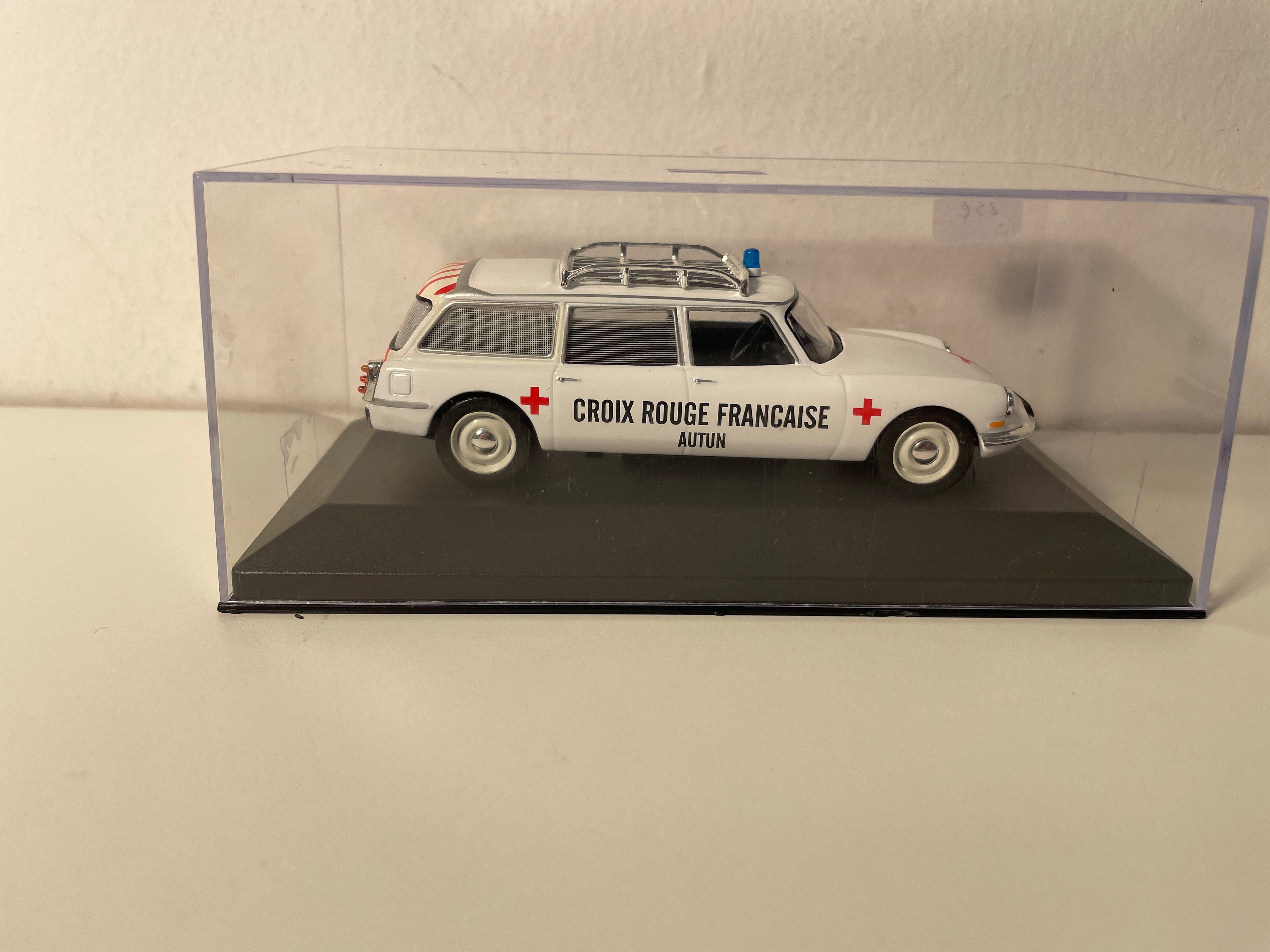 Citroën ID 19 Weiß - Ambulanz - Französisches Rotes Kreuz