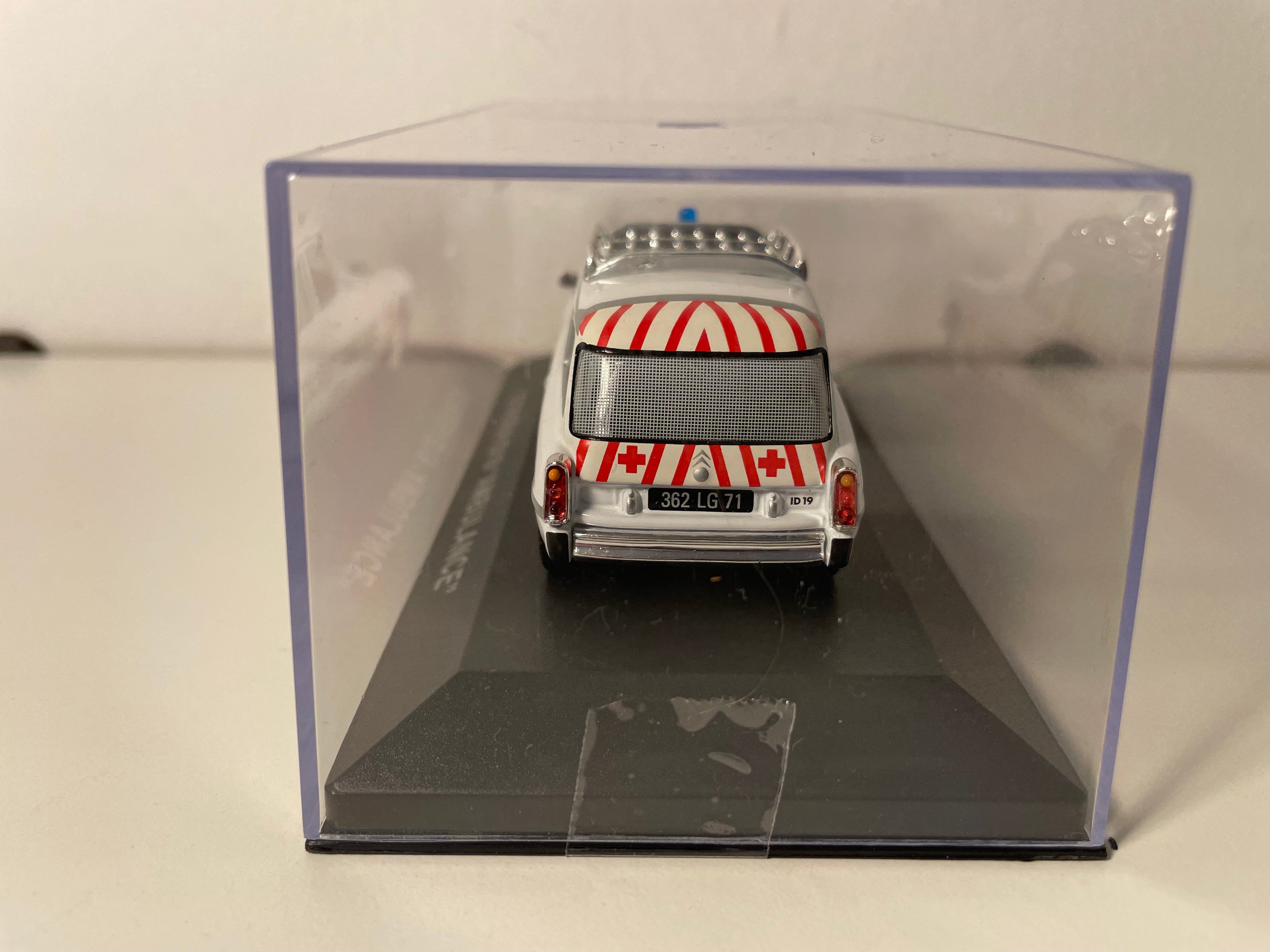 Citroën ID 19 Weiß - Ambulanz - Französisches Rotes Kreuz