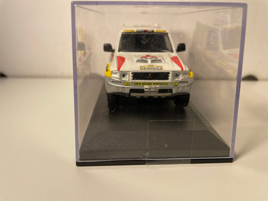 Mitsubishi 4x4 bianco numero 206 - Paris-Dakar del 1998 (1ª edizione)