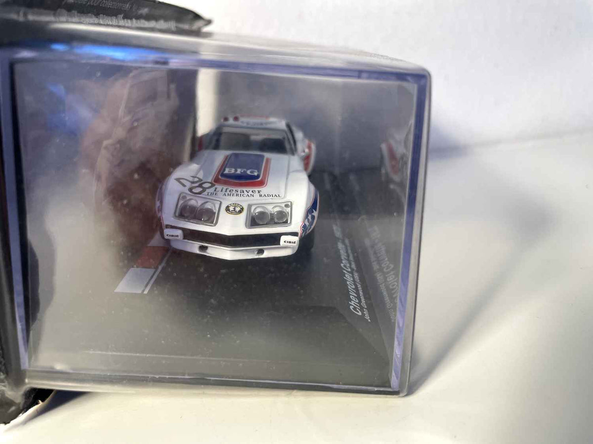 Chevrolet Corvette biała, czerwona i niebieska numer 28 - 24 godziny Le Mans 1972
