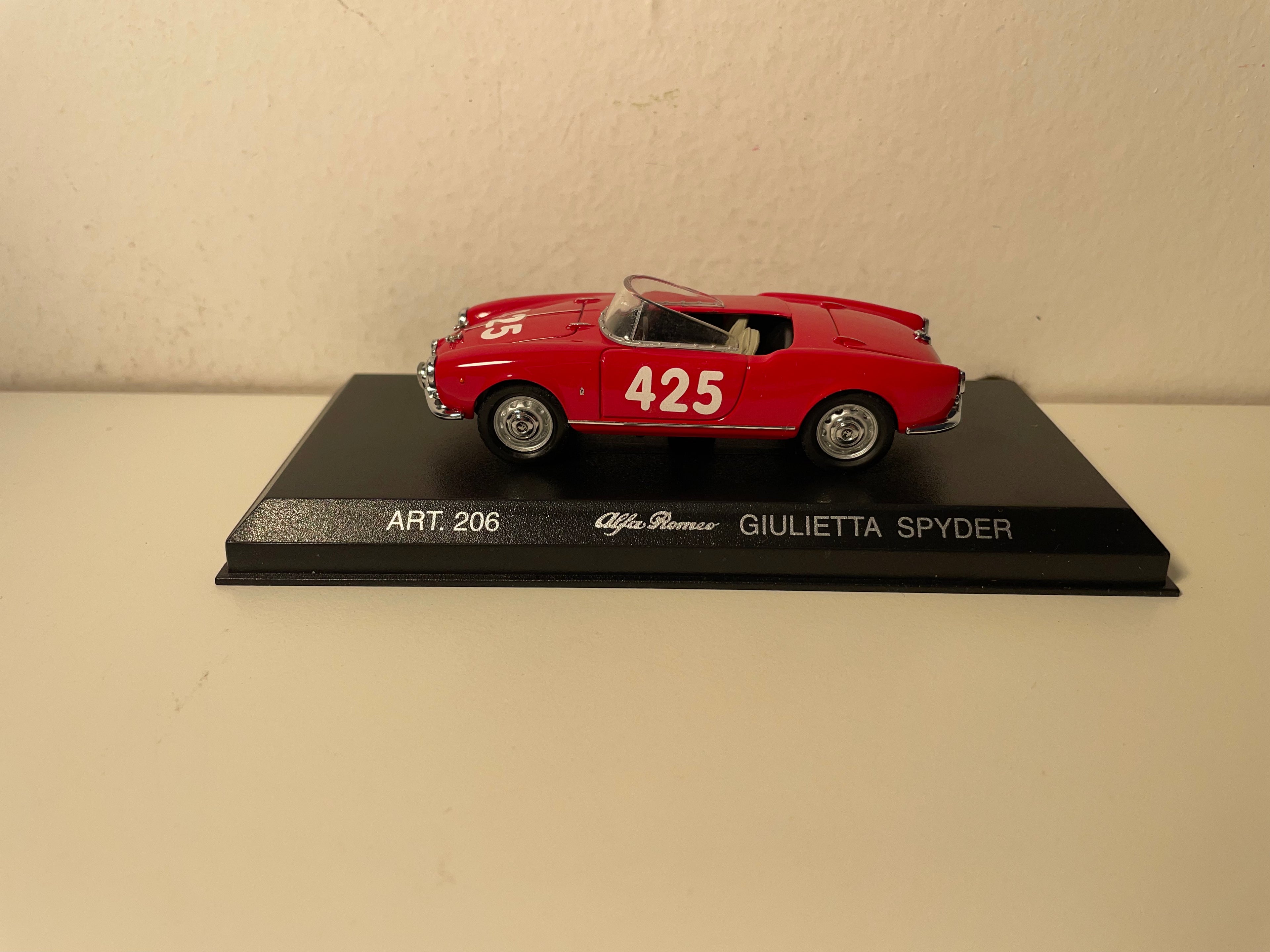 Alfa Romeo Giulietta Spyder Red Number 425 from 1958 - DetailCars Collection Reference 206