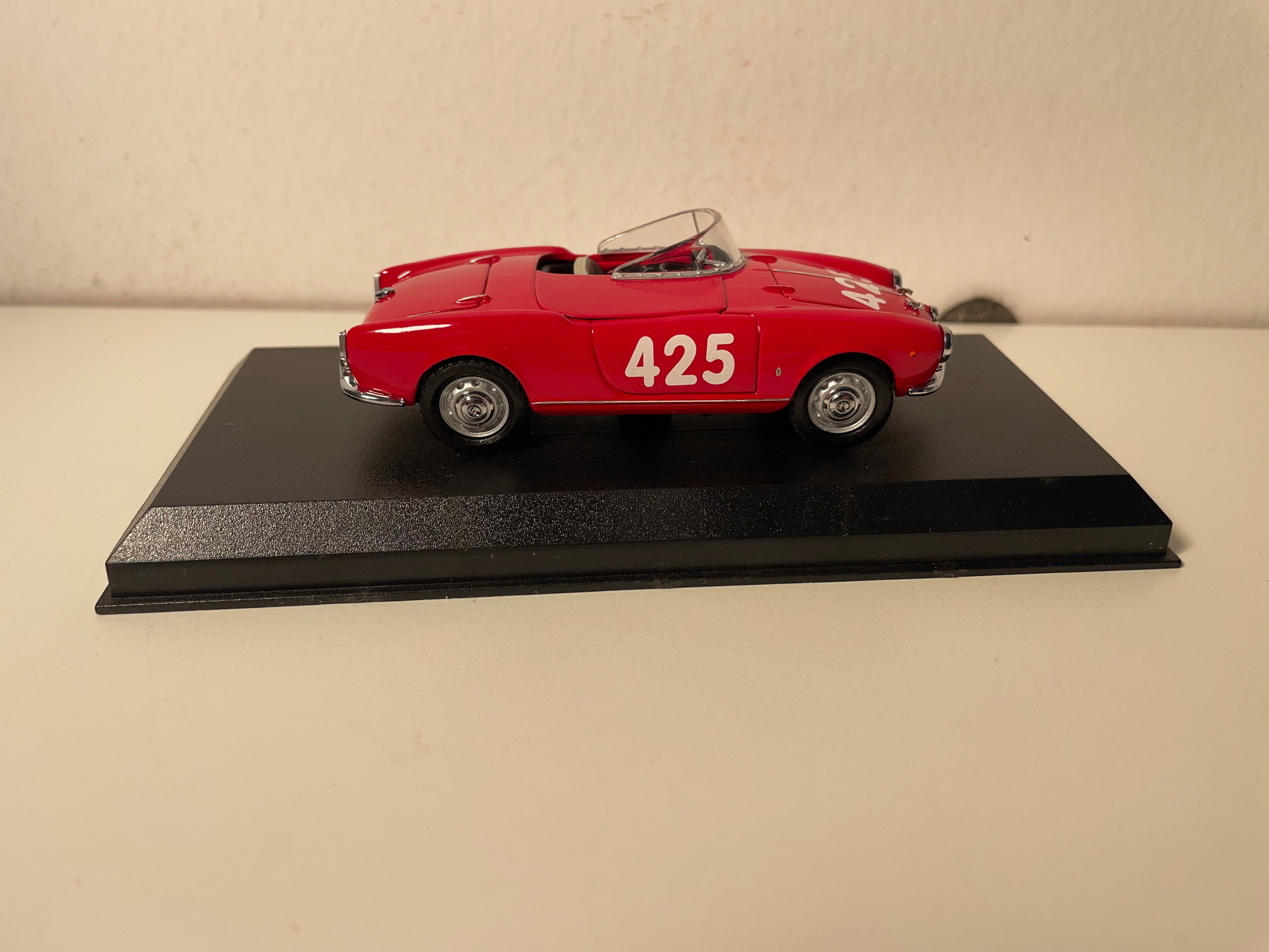 Alfa Romeo Giulietta Spyder Red Number 425 from 1958 - DetailCars Collection Reference 206