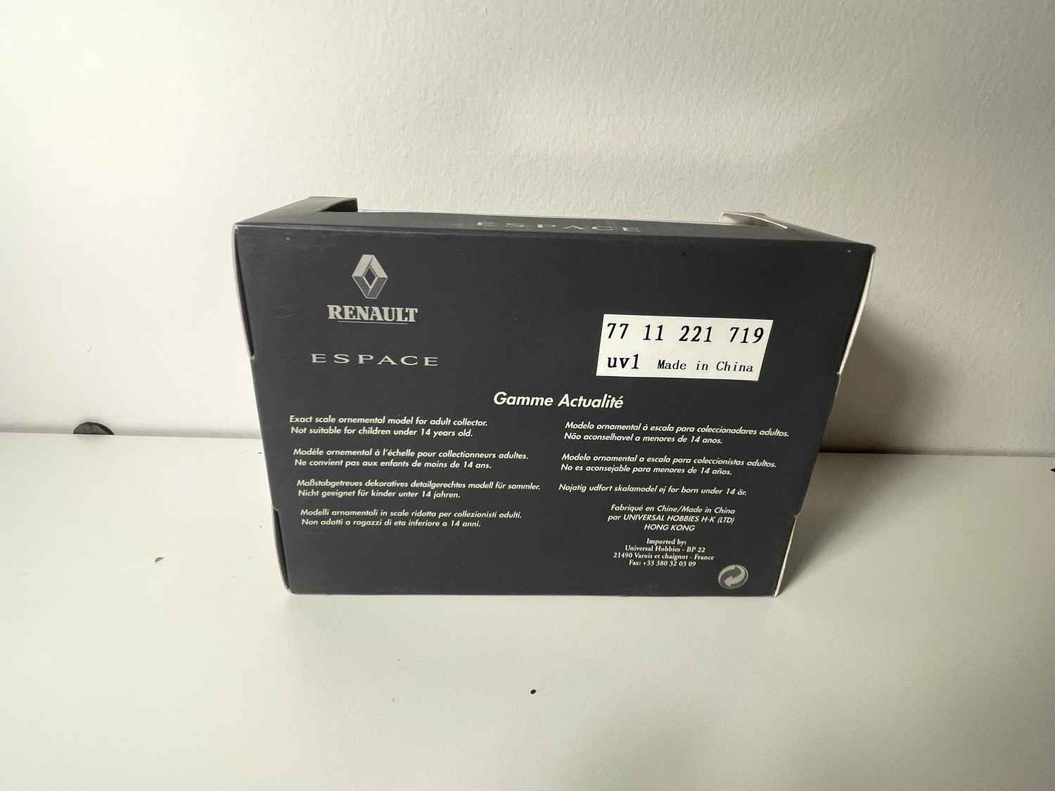 Renault Espace bleue - Universal Hobbies