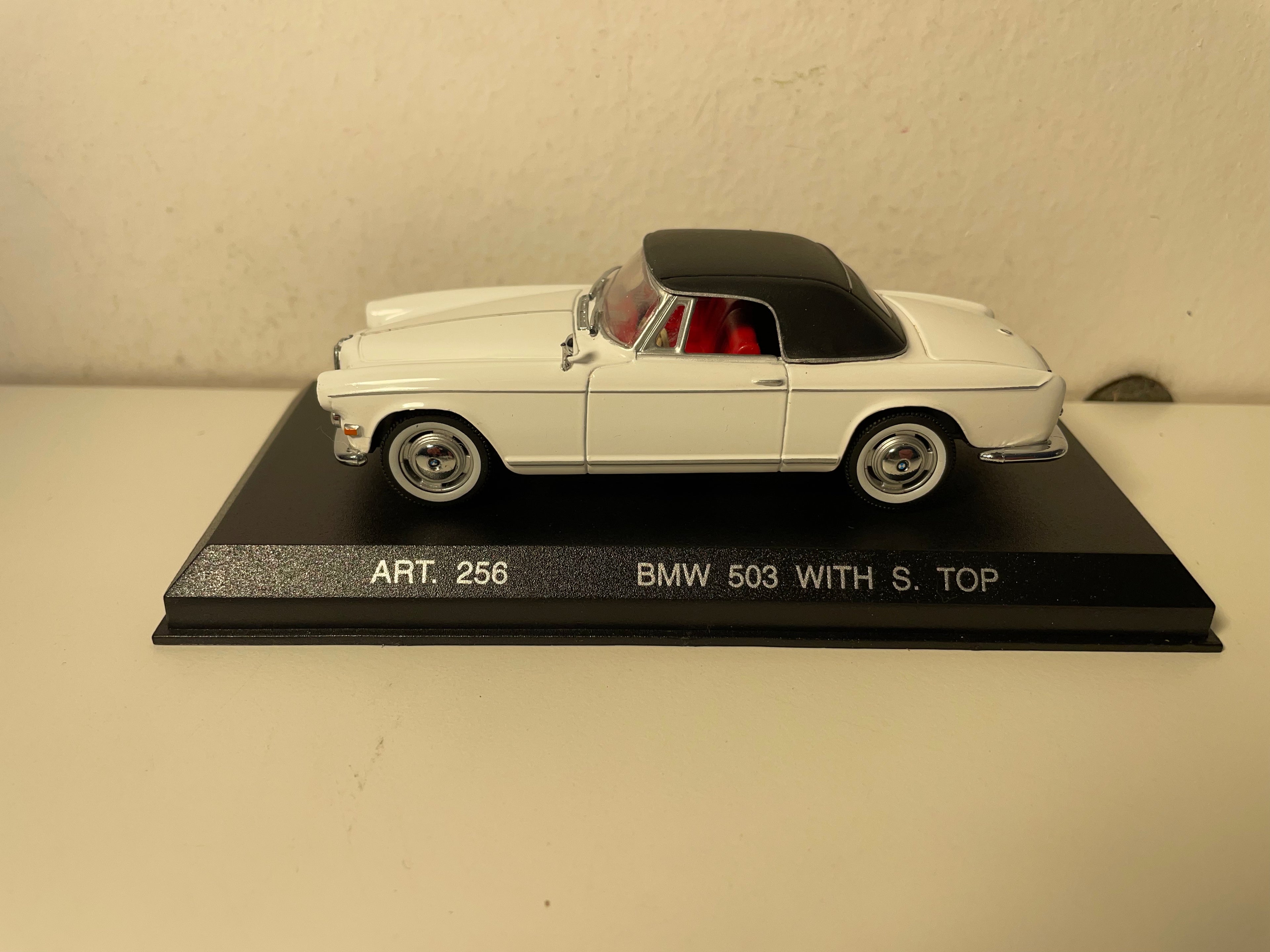 BMW 503 blanche avec S. Top - collection DetailCars référence 256
