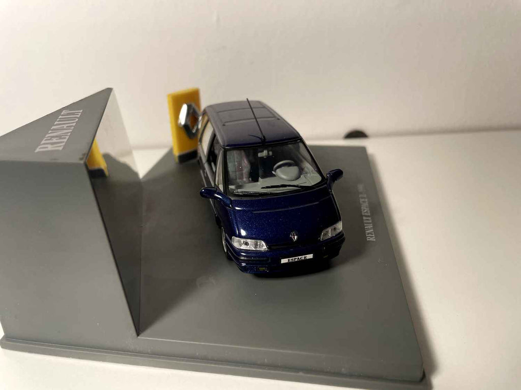 Renault Espace 2 niebieski z 1991 roku - Universal Hobbies