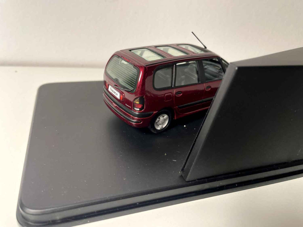 Renault Espace 3 bordowy z 2001 roku - Eligor