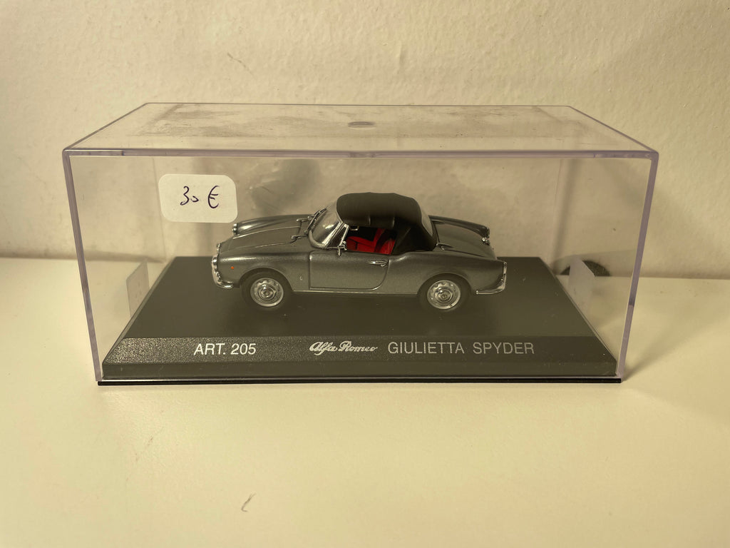 Alfa Roméo Giulietta Spyder grise et capote noire - collection DetailCars référence 205
