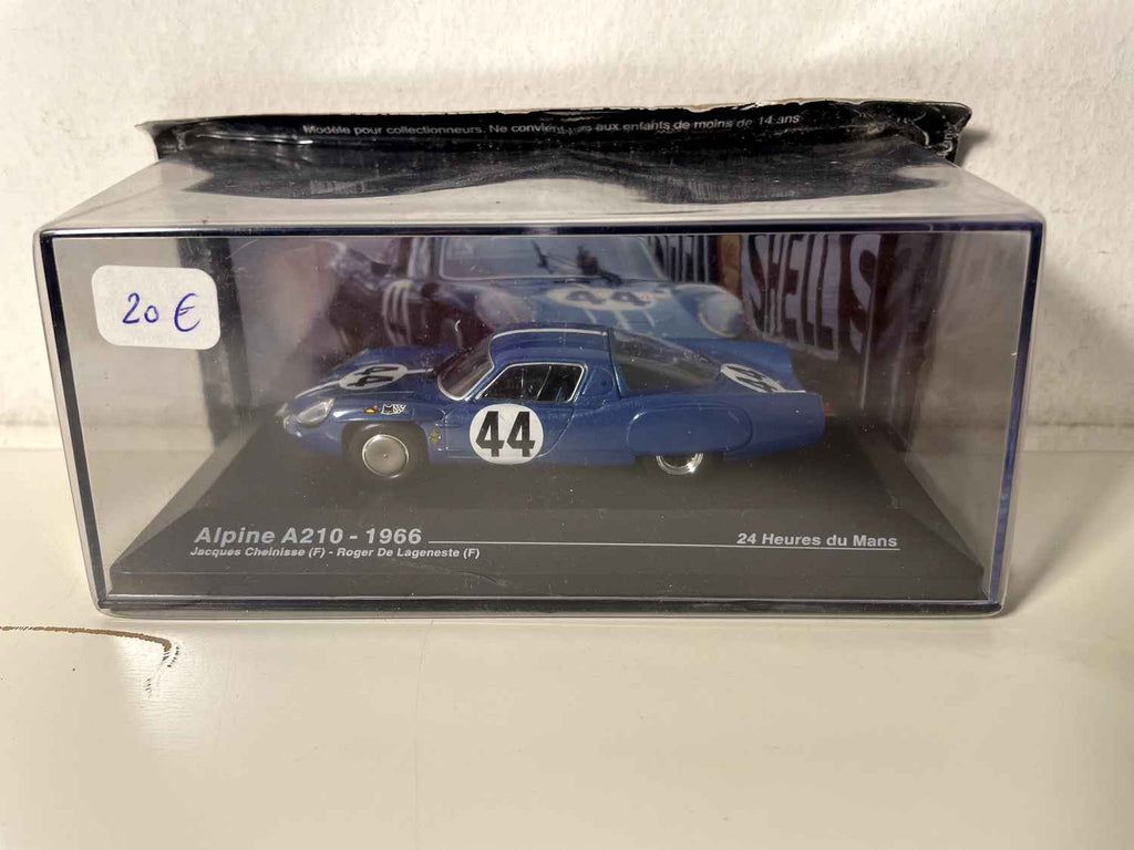 Renault Alpine A210 bleue numéro 44 - 24 heures du Mans de 1966