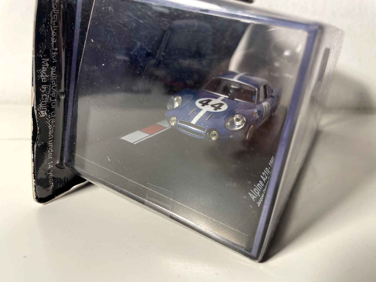 Renault Alpine A210 bleue numéro 44 - 24 heures du Mans de 1966