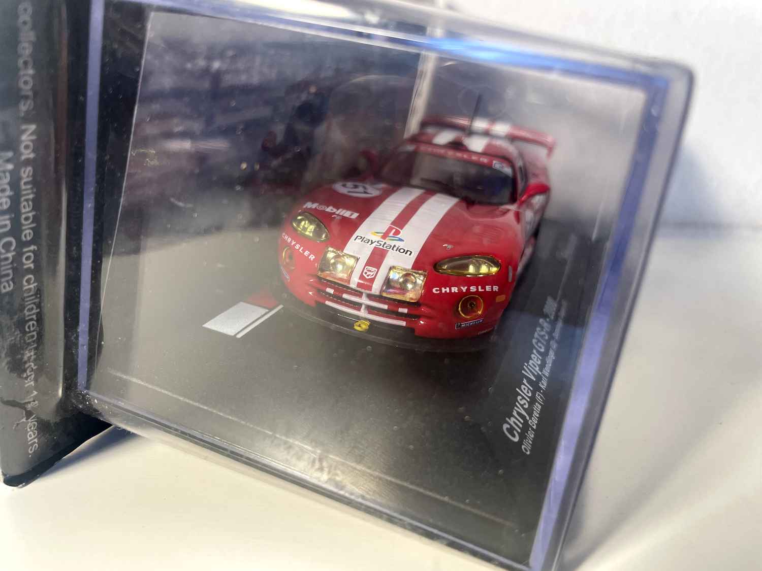 Chrysler Viper GTS-R rossa e bianca numero 51 - 24 ore di Le Mans 2000