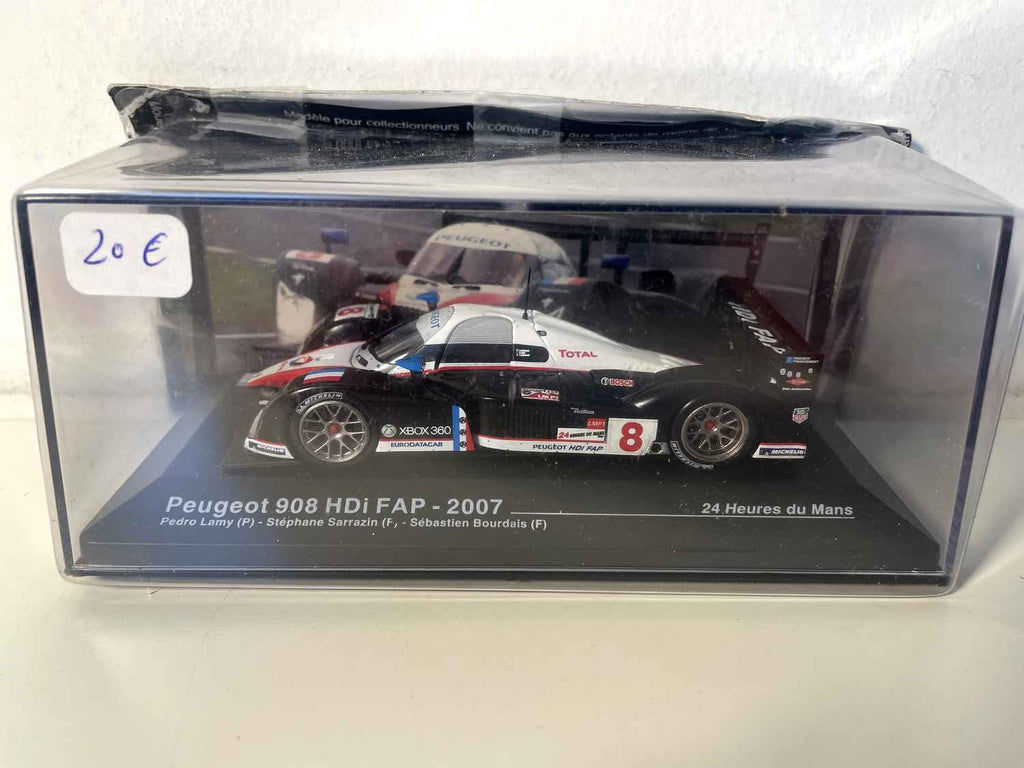 Peugeot 908 HDi FAP biało-czarny numer 8 - 24 godziny Le Mans 2007 (duże pudełko z pleksi)