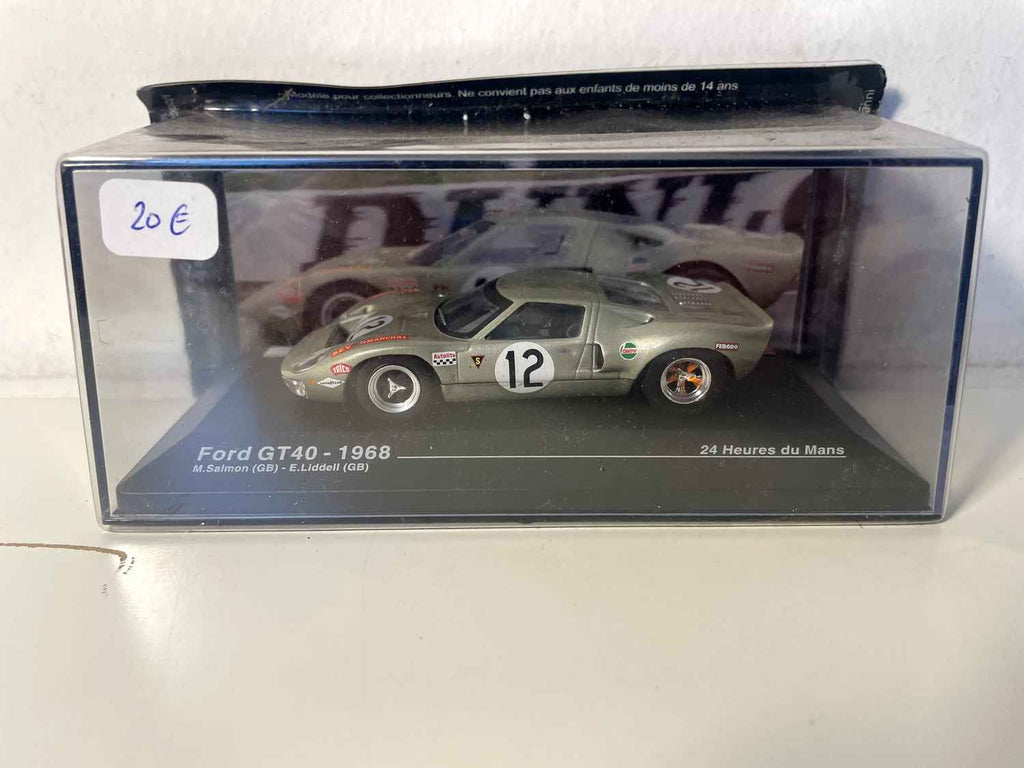 Ford GT40 szaro/zielony? numer 12 - 24 godziny Le Mans 1968