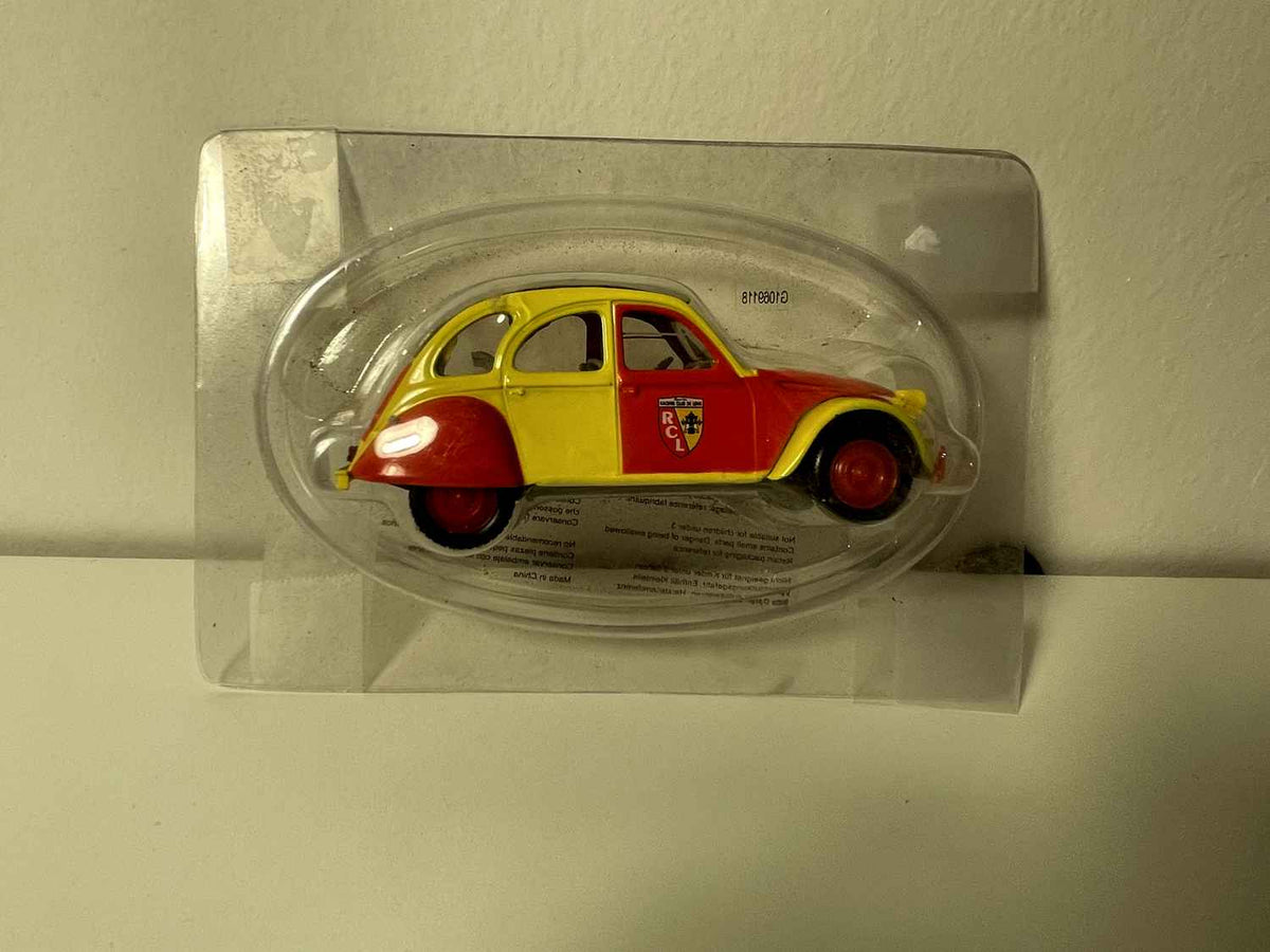Citroën 2 CV6 giel an rout (Auto mat der Wiebeschte vun der Futtball Equipe vum Racing Club de LENS) - Norev