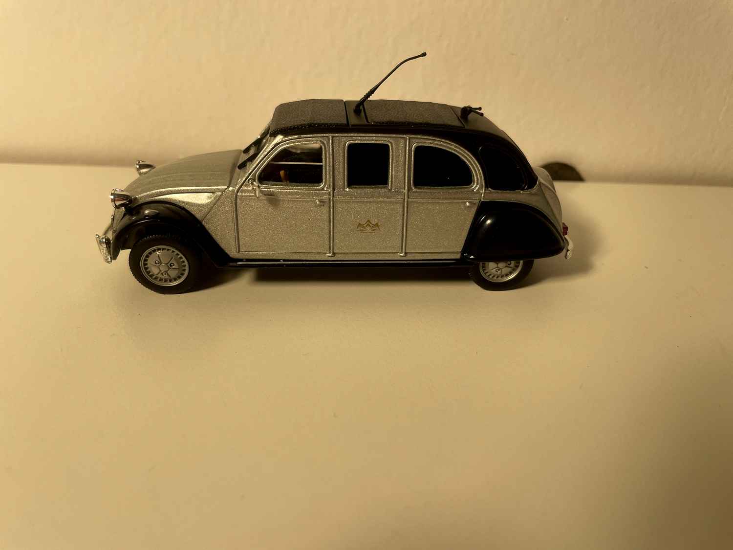 Citroën 2 CV Limousine Grau und Schwarz - Norev