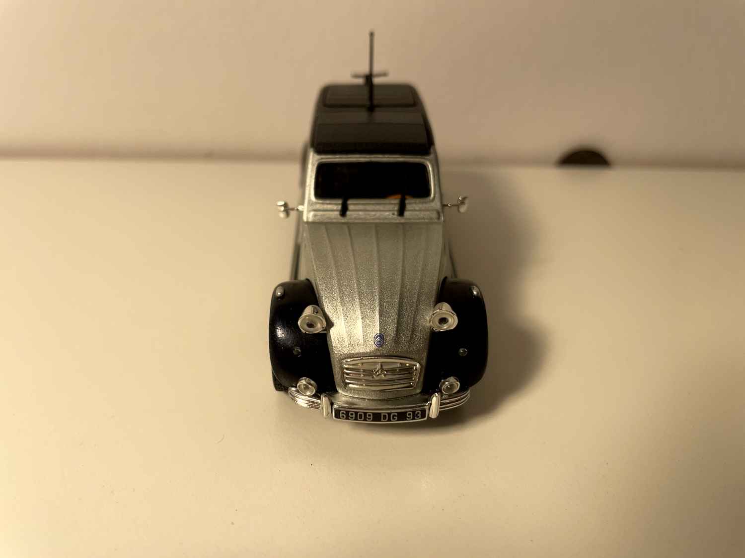 Citroën 2 CV Limousine Grau und Schwarz - Norev