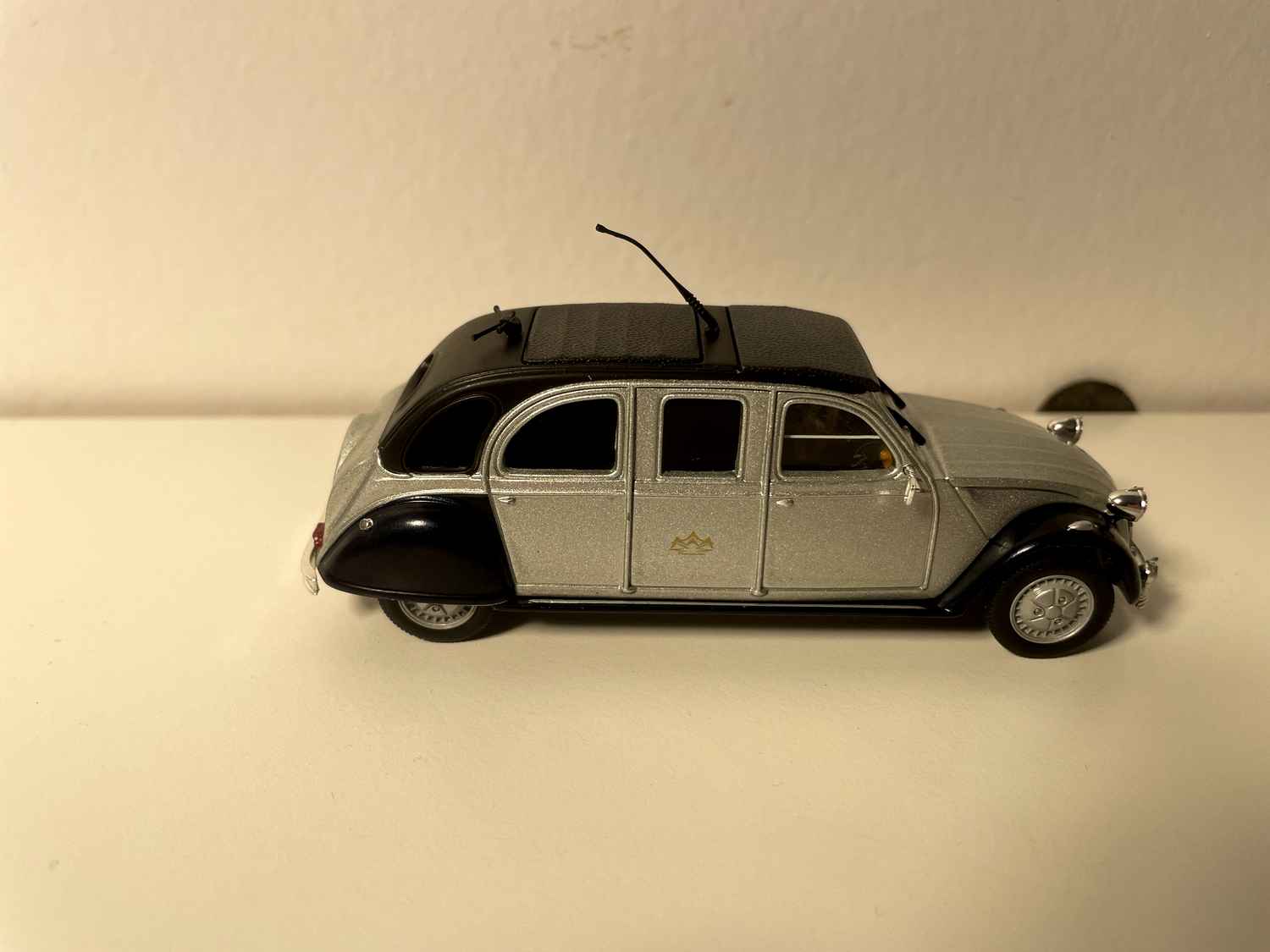 Citroën 2 CV Limousine Grau und Schwarz - Norev