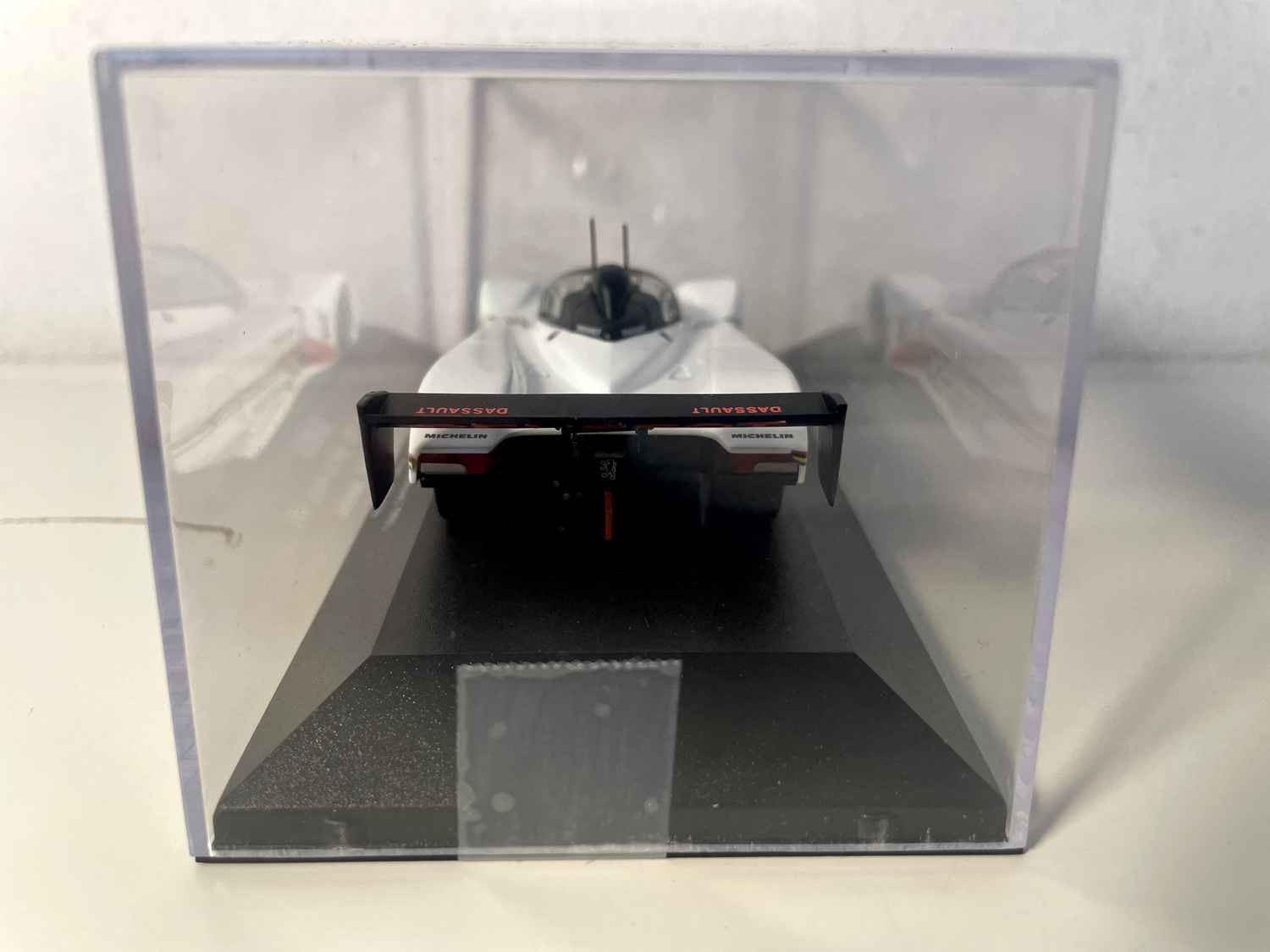 Peugeot 905 biały numer 5 - 24 godziny Le Mans 1991 - Kolekcja QUARTZO