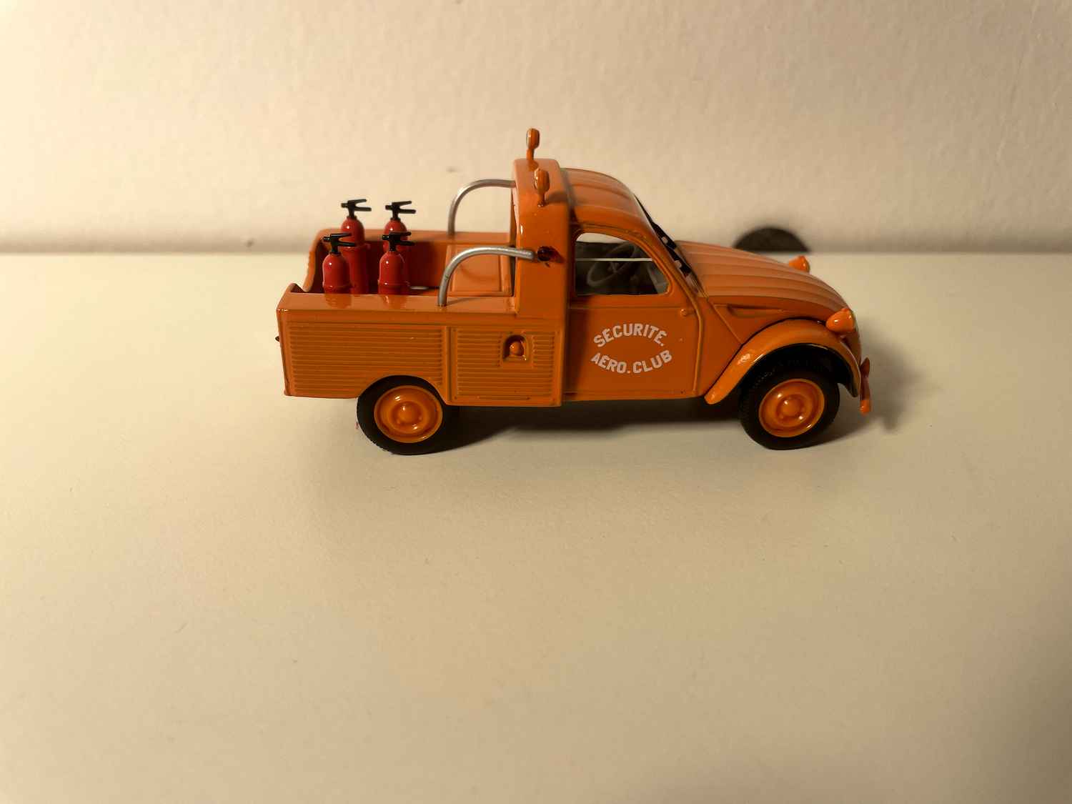 Citroën 2 CV Pick-up orange "Sécurité AERO-CLUB" - Norev