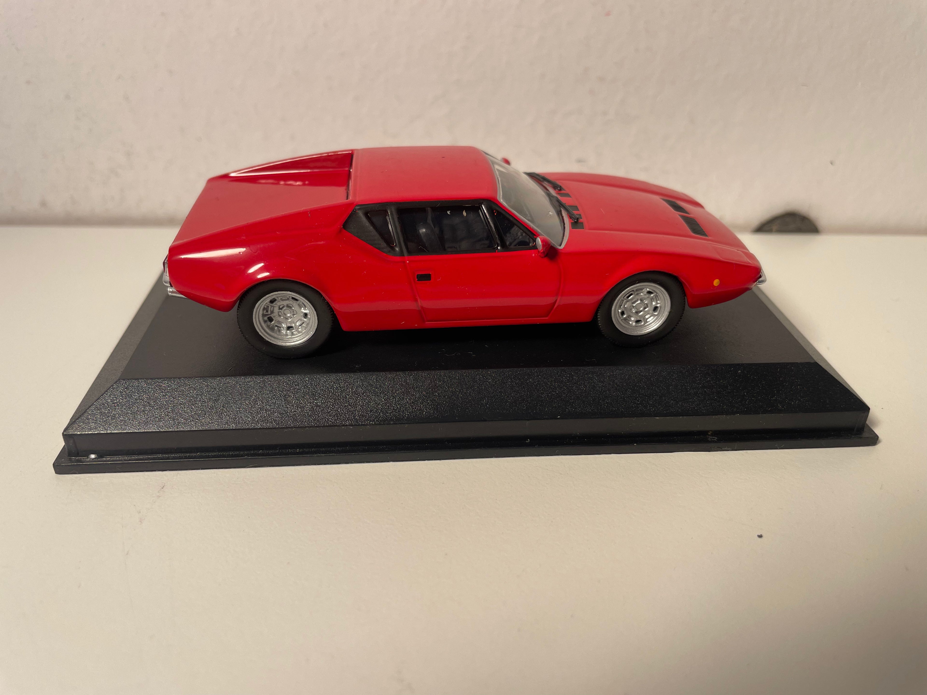 De Tomaso Pantera GTS rojo
