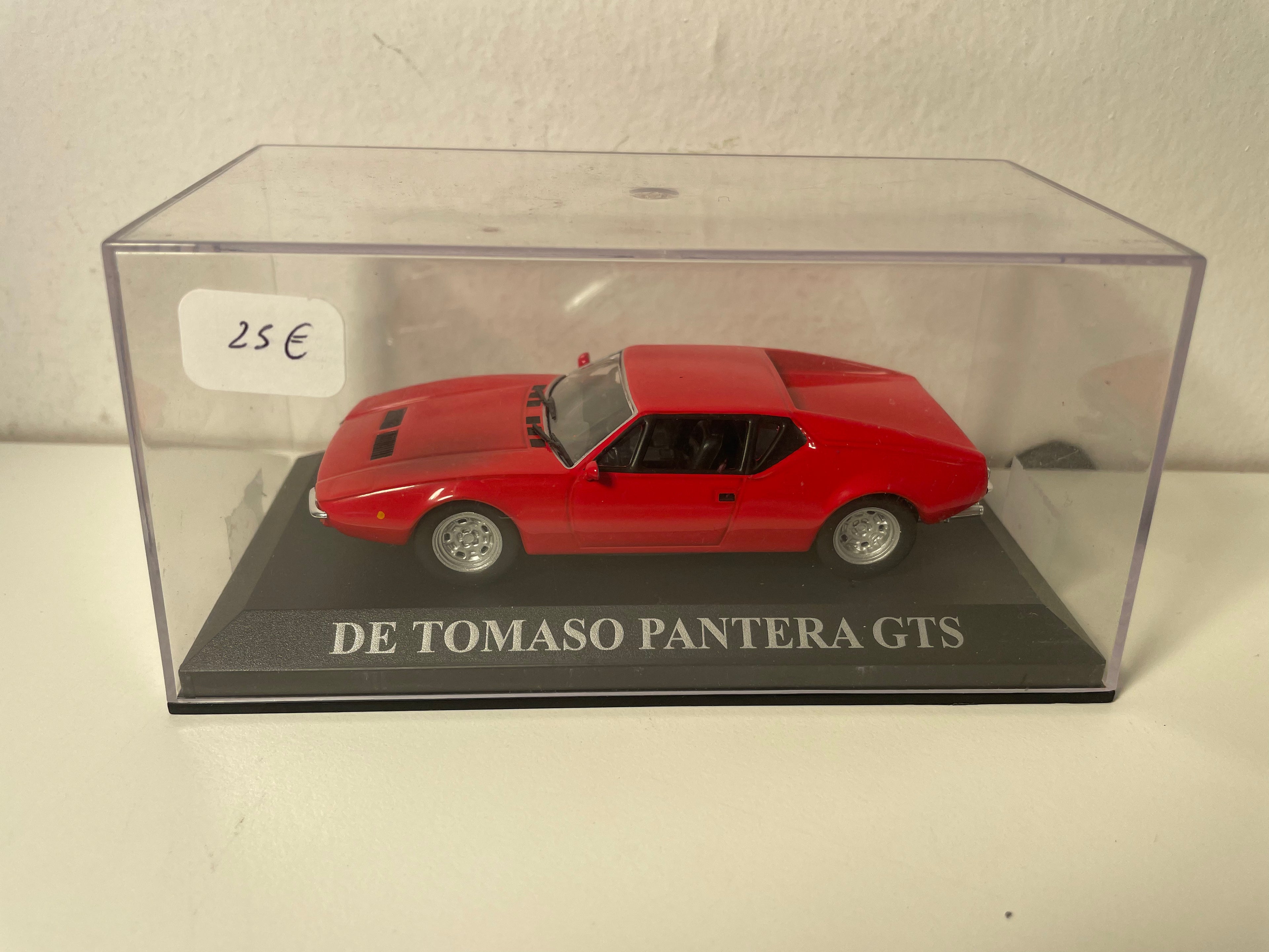 De Tomaso Pantera GTS rojo