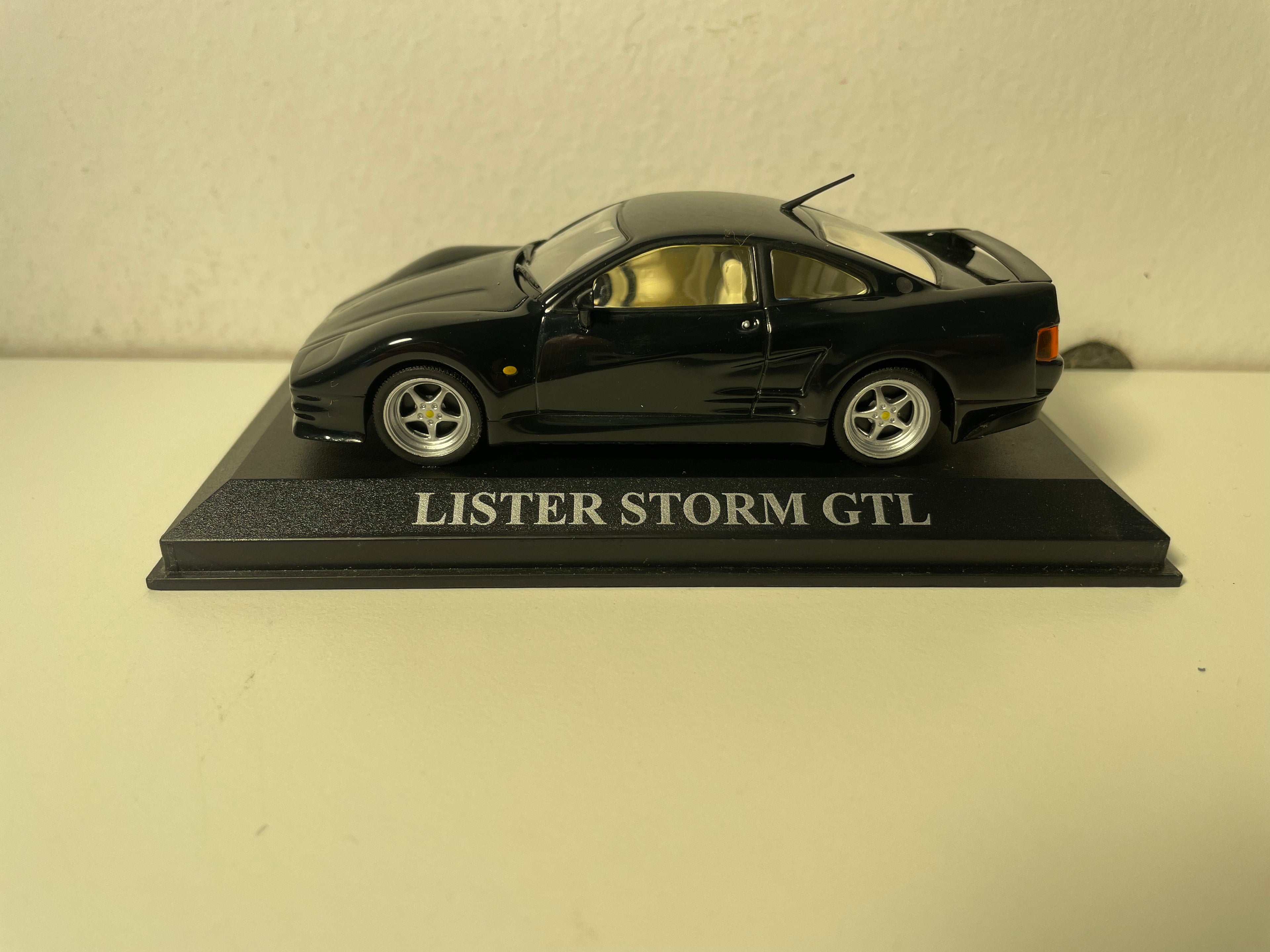 Lister Storm GTL Negro