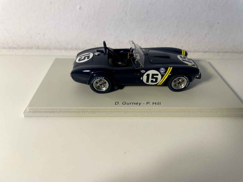 Donkerblauwe AC Cobra nummer 15 - 12 uur van Sebring in Florida (VS) - SPARK