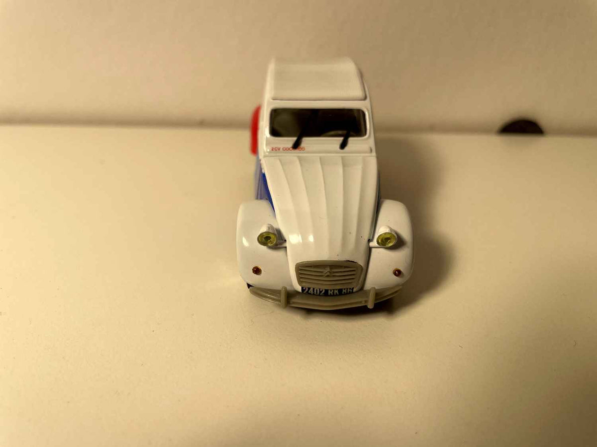 Citroën 2 CV 6 blauw, wit en rood (2 CV COCORICO) - Norev