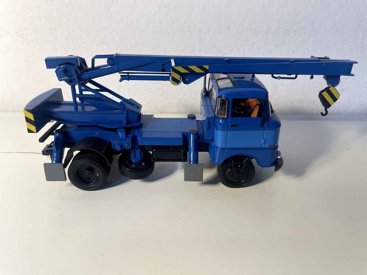 Camion gru IFA W50 ADK blu