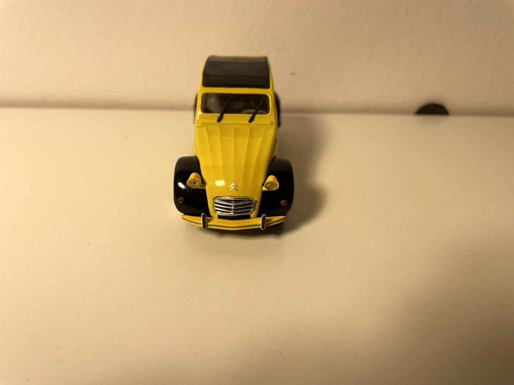 Citroën 2 CV 6 jaune et noire avec jantes jaunes et argentées - Norev (sous blister)