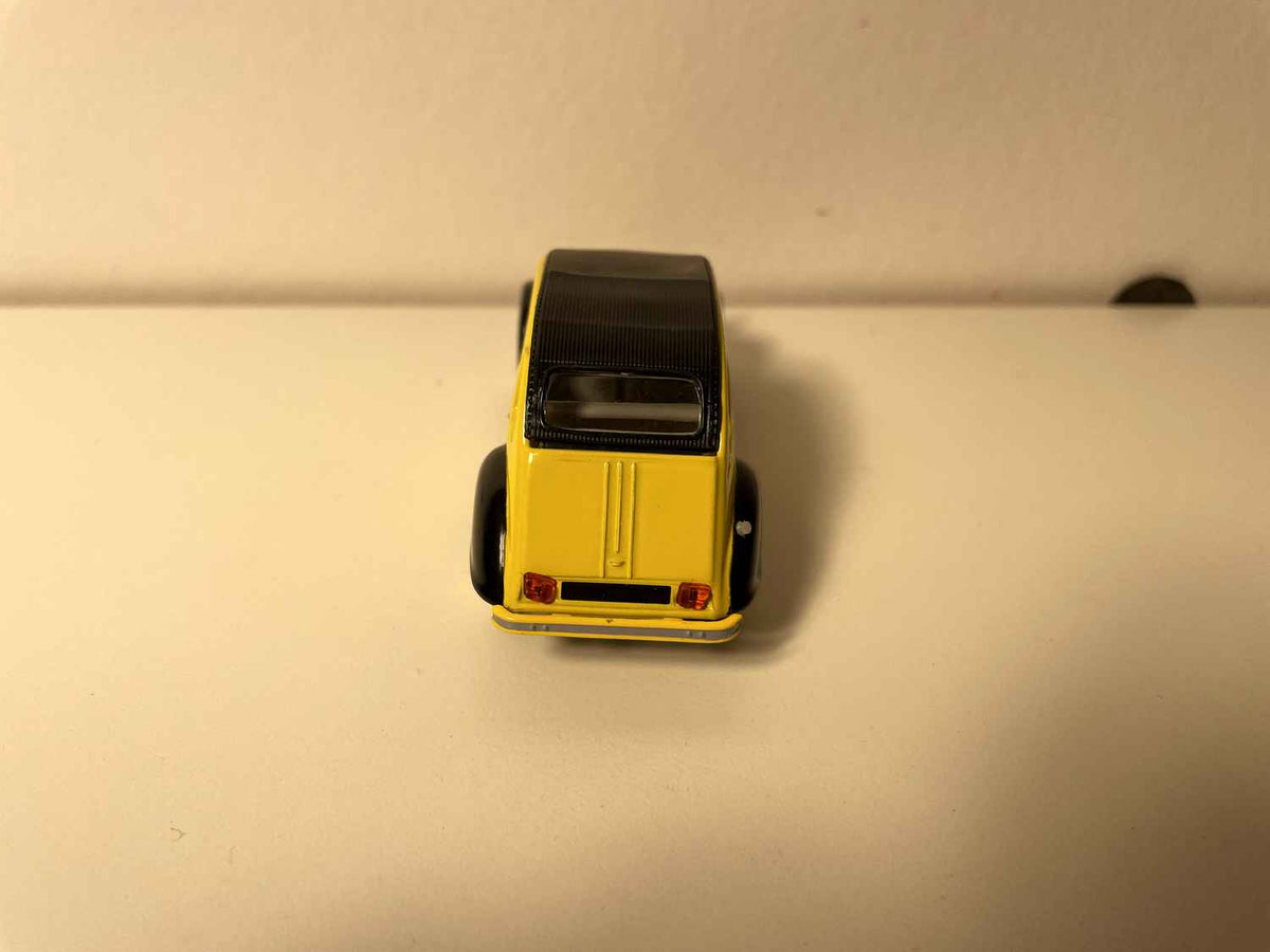 Citroën 2 CV 6 jaune et noire avec jantes jaunes et argentées - Norev (sous blister)