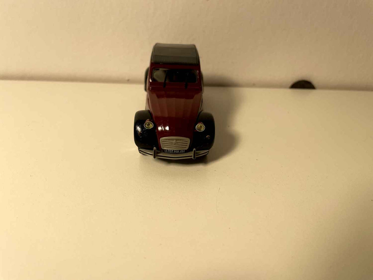 Citroën 2 CV 6 Charleston bordeaux et noire - Norev (sous blister)