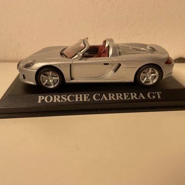 Porsche Carrera GT grise