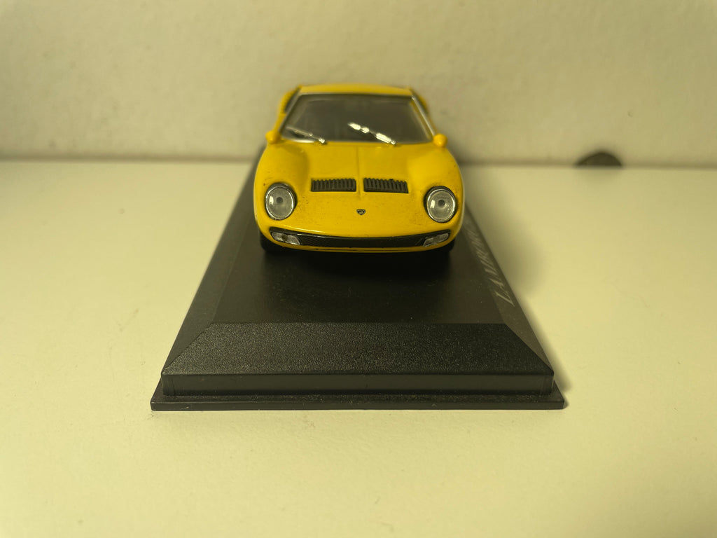 Yellow Lamborghini P400 Miura