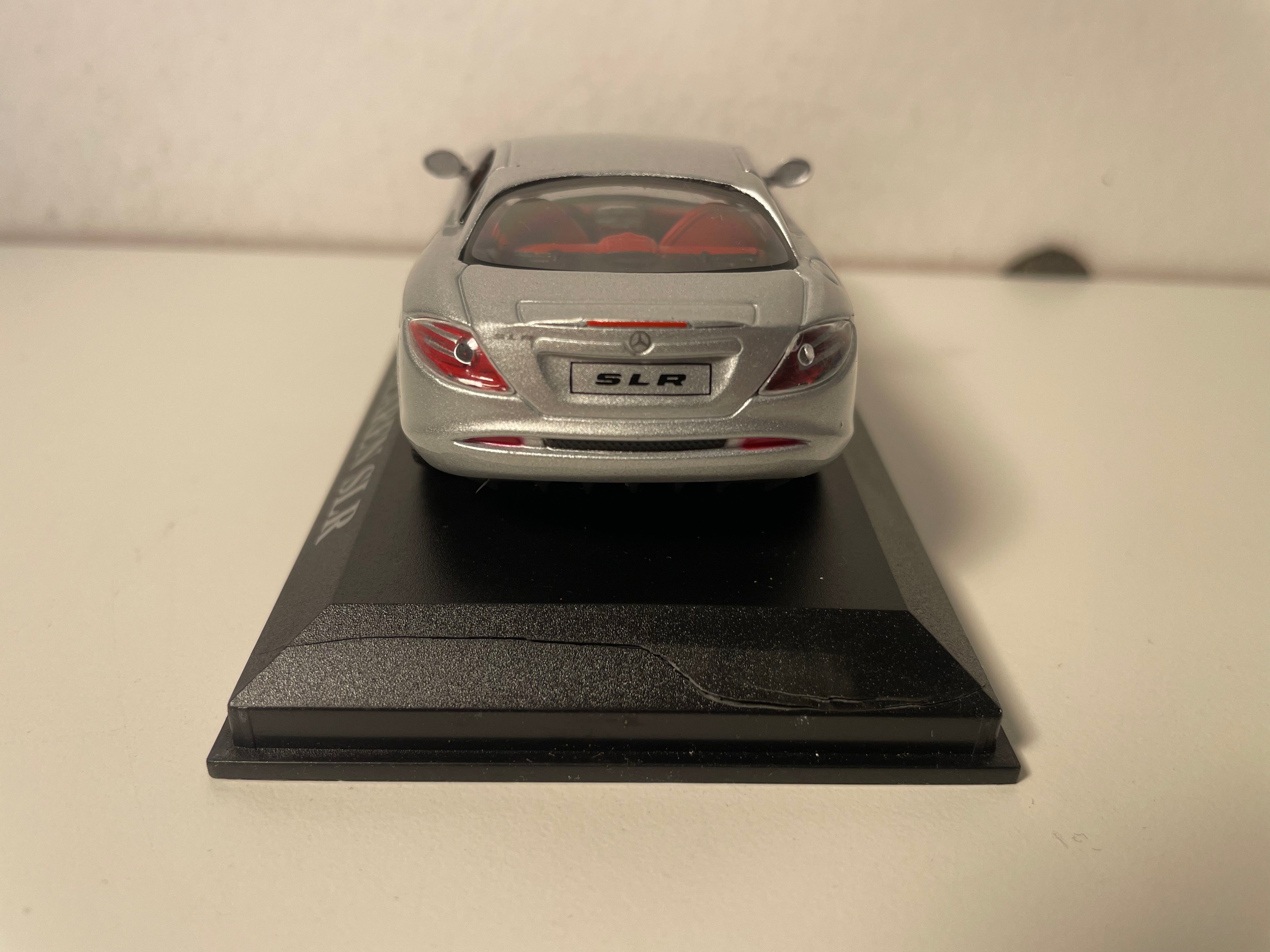 Grijze Mercedes McLaren SLR
