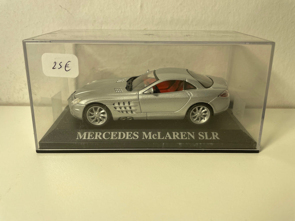 Grijze Mercedes McLaren SLR