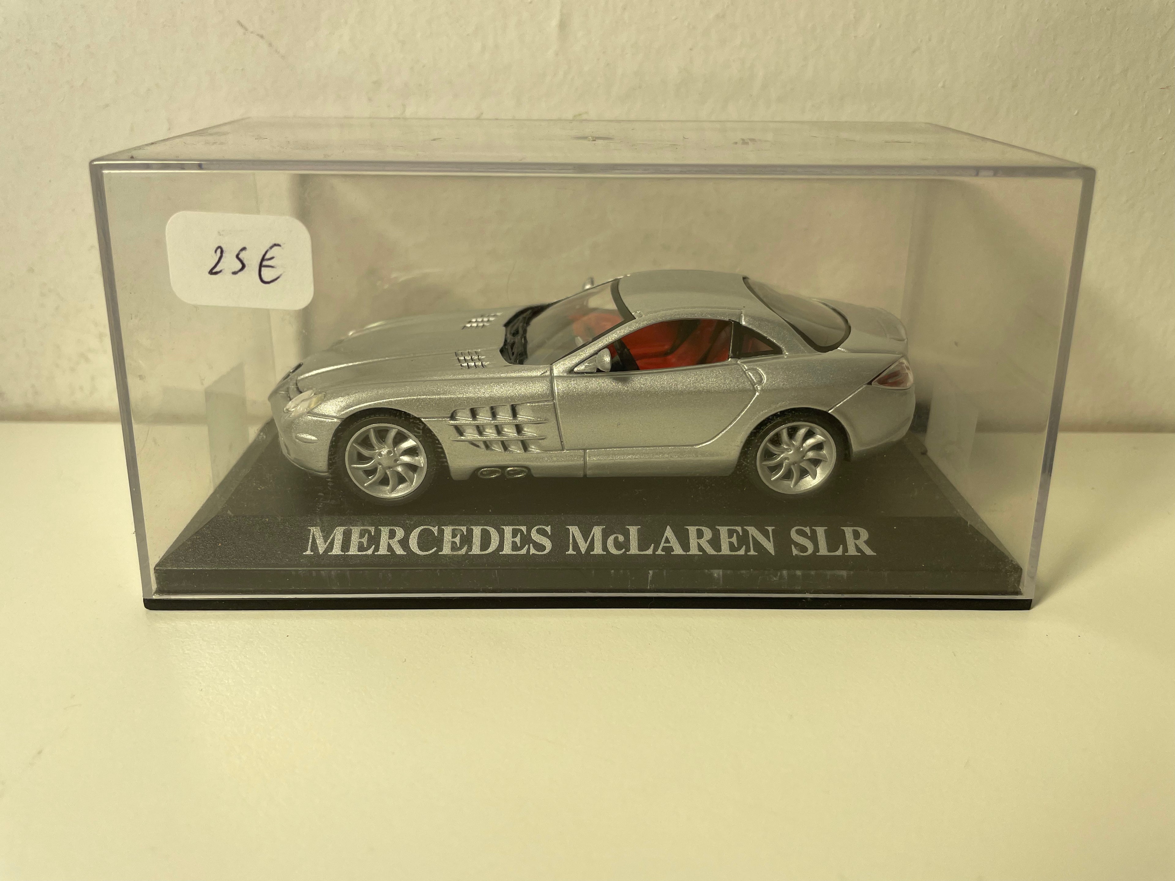 Grijze Mercedes McLaren SLR