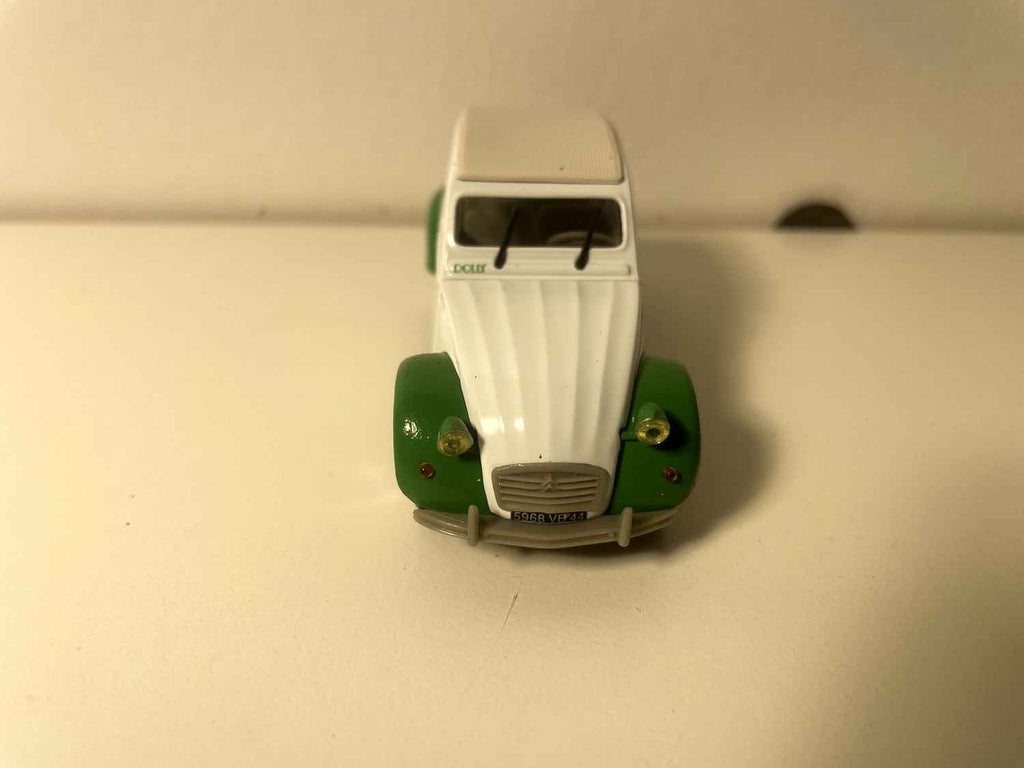 Citroën 2 CV 6 Dolly blanche et verte - Norev (sous blister)