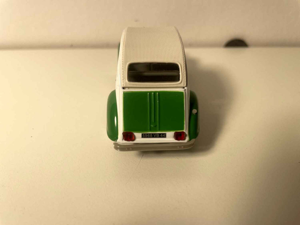 Citroën 2 CV 6 Dolly blanche et verte - Norev (sous blister)