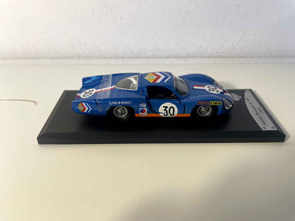 Renault Alpine A220 blau Nummer 30 von 1968 (Solido Racing Kollektion)